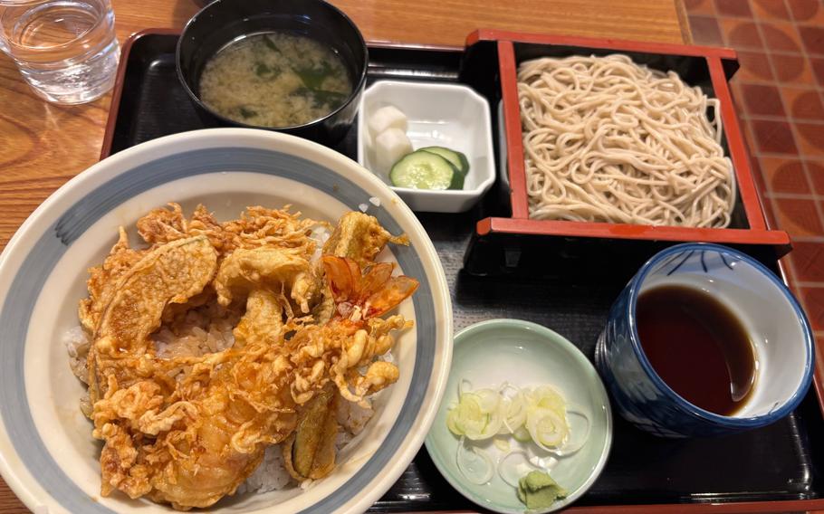 Tsuruhachi tendon lunch set